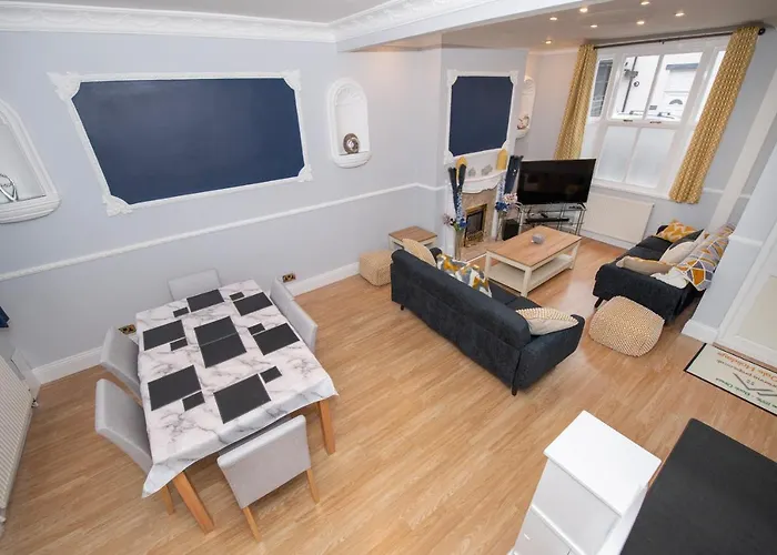 Emmadale Bridington Town Centre Sleeps 10
